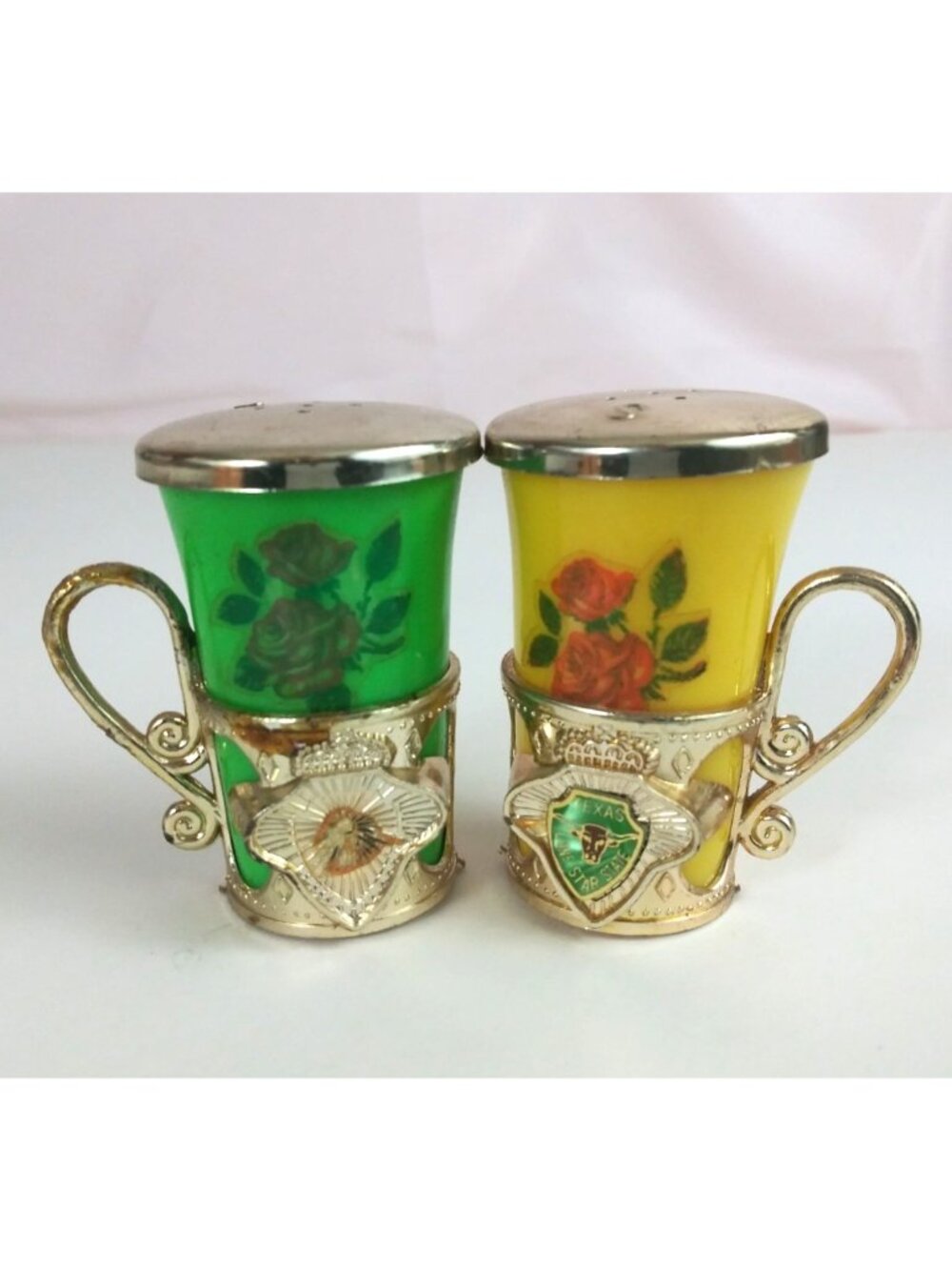 Vintage Texas Lone Star State Floral Mug Style Plastic Salt & Pepper Shakers